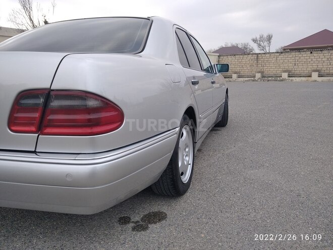 Mercedes E 280 1997, 460,000 km - 2.8 l - Sumqayıt