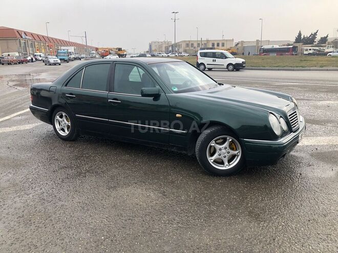 Mercedes E 230 1995, 330,000 km - 2.3 l - Bakı