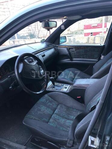 Mercedes E 230 1995, 330,000 km - 2.3 l - Bakı