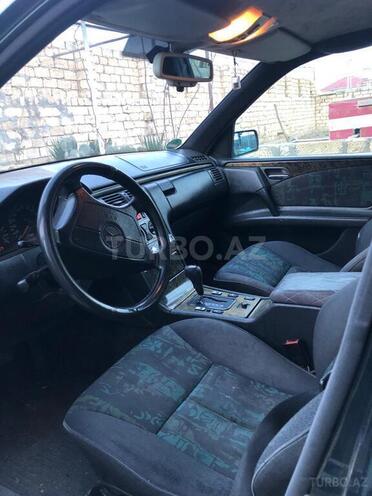 Mercedes E 230 1995, 330,000 km - 2.3 l - Bakı