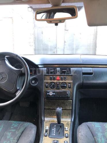 Mercedes E 230 1995, 330,000 km - 2.3 l - Bakı