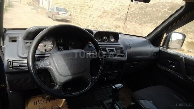 Mitsubishi Pajero 1996, 300,000 km - 2.8 л - Bakı