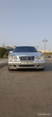 Mercedes E 200 2000, 379,300 km - 2.0 l - Bakı