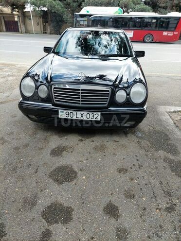 Mercedes E 240 1999, 315,000 km - 2.4 л - Bakı