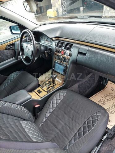 Mercedes E 240 1999, 315,000 km - 2.4 л - Bakı