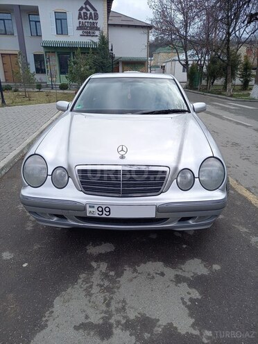 Mercedes E 280 2000, 325,000 km - 2.8 l - Quba