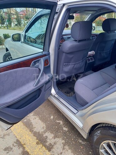Mercedes E 280 2000, 325,000 km - 2.8 l - Quba