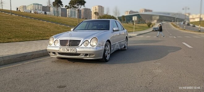 Mercedes E 200 2000, 379,300 km - 2.0 l - Bakı