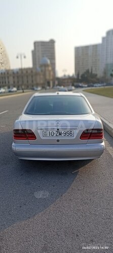 Mercedes E 200 2000, 379,300 km - 2.0 l - Bakı