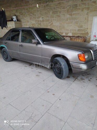 Mercedes E 200 1987, 150,000 km - 2.0 l - Bakı