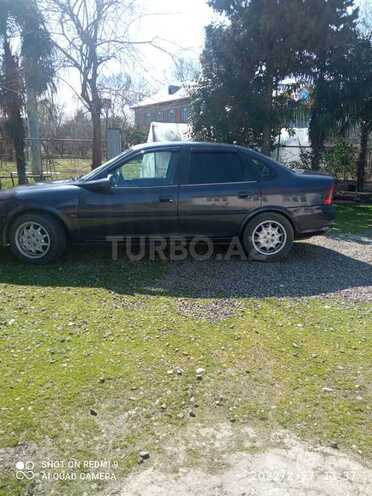 Opel Vectra 1996, 250,000 km - 2.0 l - Masallı