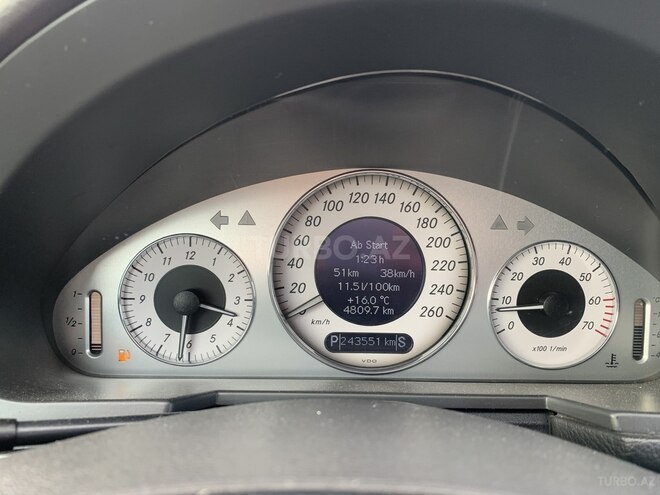 Mercedes E 240 2003, 244,747 km - 2.6 l - Bakı