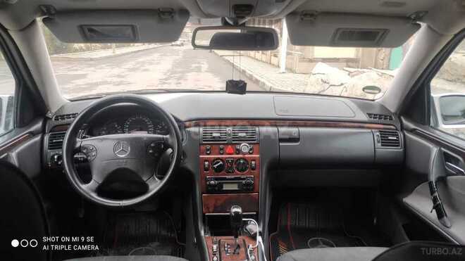 Mercedes E 240 2000, 358,051 km - 2.4 л - Şabran