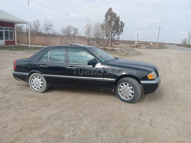 Mercedes C 200 1995, 300,000 km - 2.0 l - Sabirabad