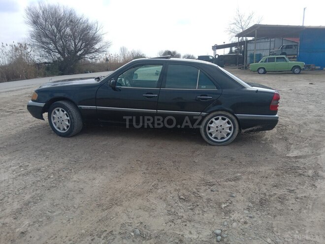 Mercedes C 200 1995, 300,000 km - 2.0 l - Sabirabad