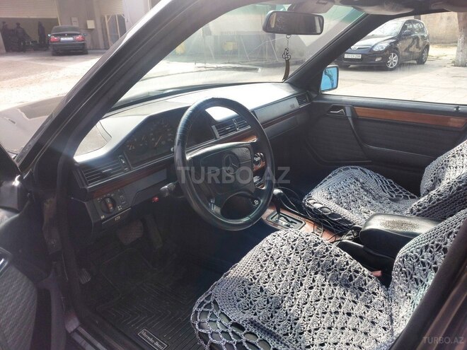 Mercedes E 230 1992, 381,716 km - 2.3 л - Sumqayıt