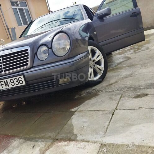 Mercedes C 230 1995, 300,000 km - 2.3 л - Şirvan