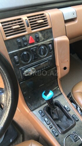 Mercedes E 230 1997, 360,000 km - 2.3 l - Şəki