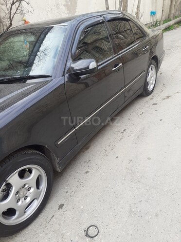 Mercedes E 270 1999, 532,000 km - 2.7 l - Bakı
