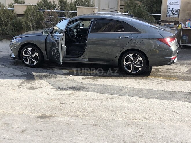 Hyundai Elantra 2021, 18,000 km - 1.6 l - Bakı