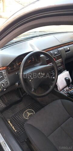 Mercedes E 240 2000, 240,000 km - 2.4 l - Bakı