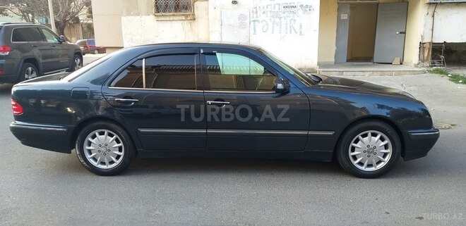 Mercedes E 240 2000, 240,000 km - 2.4 l - Bakı