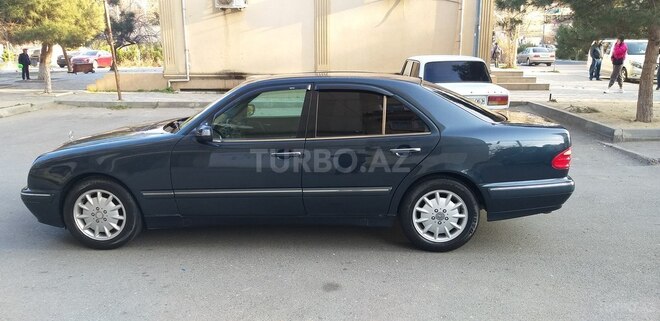 Mercedes E 240 2000, 240,000 km - 2.4 l - Bakı