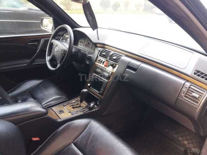 Mercedes E 240 2000, 250,000 km - 2.4 l - Bakı