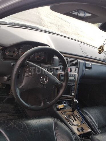 Mercedes E 320 2000, 445,000 km - 3.2 l - Bakı