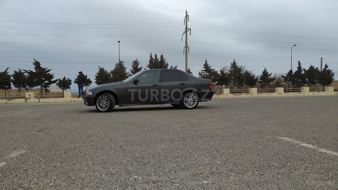BMW 316 1992, 329,860 km - 1.6 l - Sumqayıt