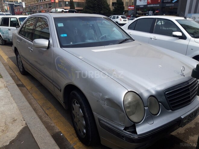 Mercedes E 240 1999, 395,000 km - 2.4 l - Bakı