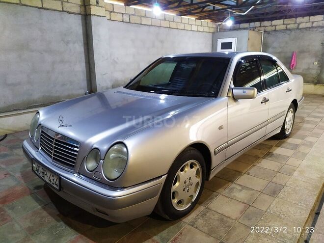 Mercedes E 230 1997, 359,000 km - 2.3 l - Quba