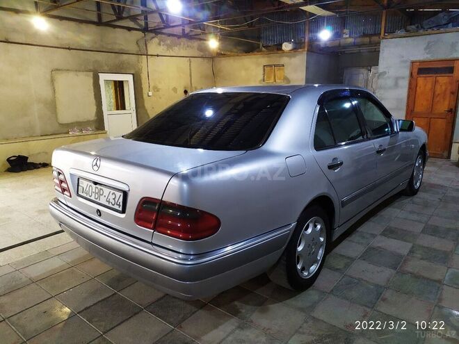 Mercedes E 230 1997, 359,000 km - 2.3 l - Quba