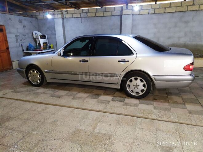 Mercedes E 230 1997, 359,000 km - 2.3 l - Quba