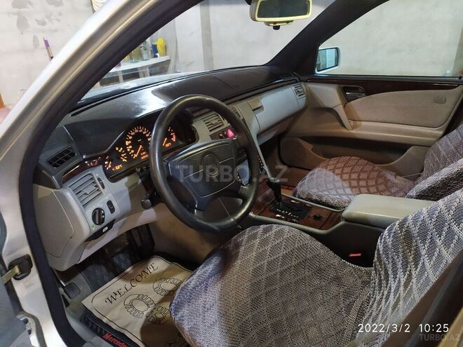 Mercedes E 230 1997, 359,000 km - 2.3 l - Quba
