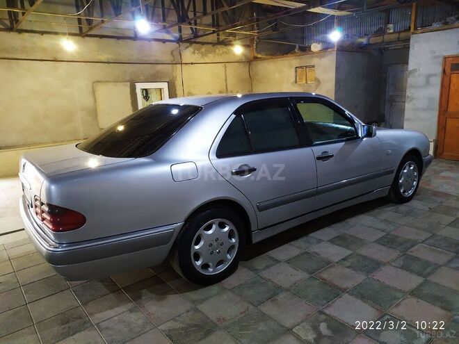 Mercedes E 230 1997, 359,000 km - 2.3 l - Quba