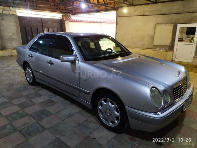 Mercedes E 230 1997, 359,000 km - 2.3 l - Quba