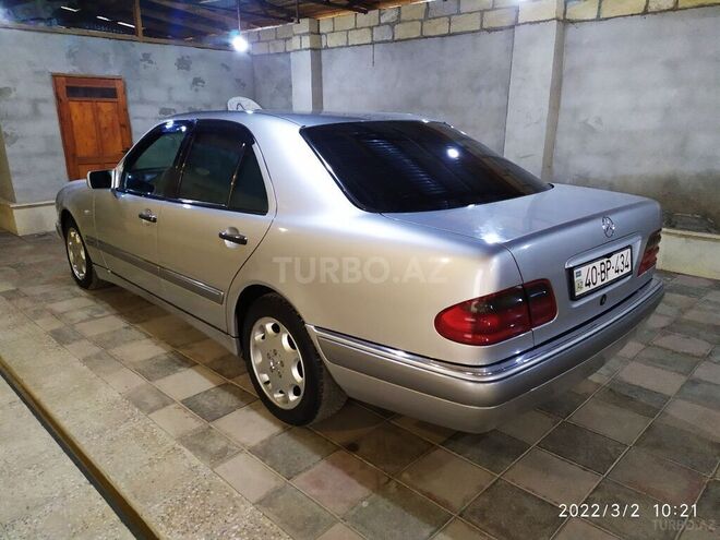 Mercedes E 230 1997, 359,000 km - 2.3 l - Quba