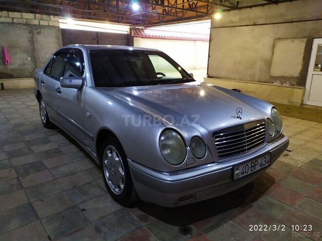 Mercedes E 230 1997, 359,000 km - 2.3 l - Quba