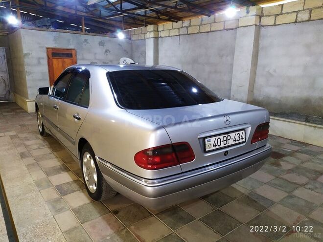 Mercedes E 230 1997, 359,000 km - 2.3 l - Quba
