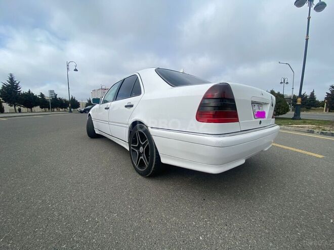 Mercedes C 230 1999, 321,456 km - 2.3 l - Bakı
