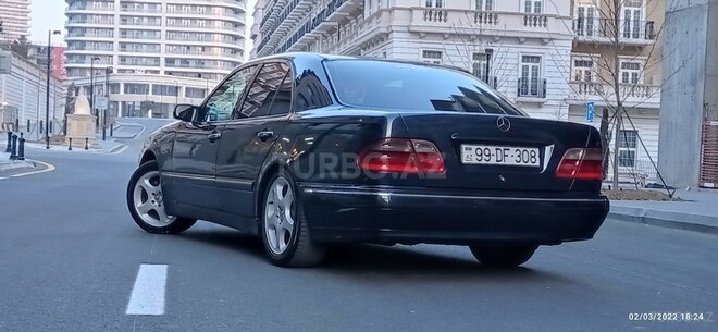Mercedes E 220 2000, 285,000 km - 2.2 л - Bakı