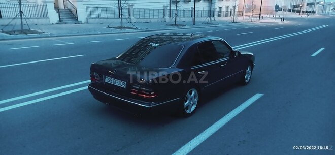 Mercedes E 220 2000, 285,000 km - 2.2 л - Bakı