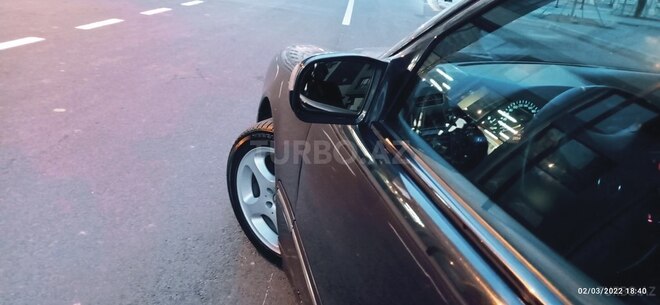 Mercedes E 220 2000, 285,000 km - 2.2 л - Bakı