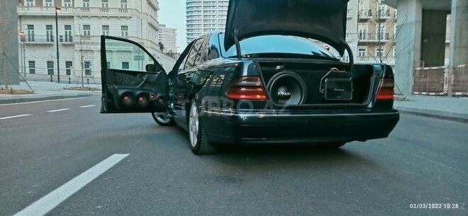 Mercedes E 220 2000, 285,000 km - 2.2 л - Bakı