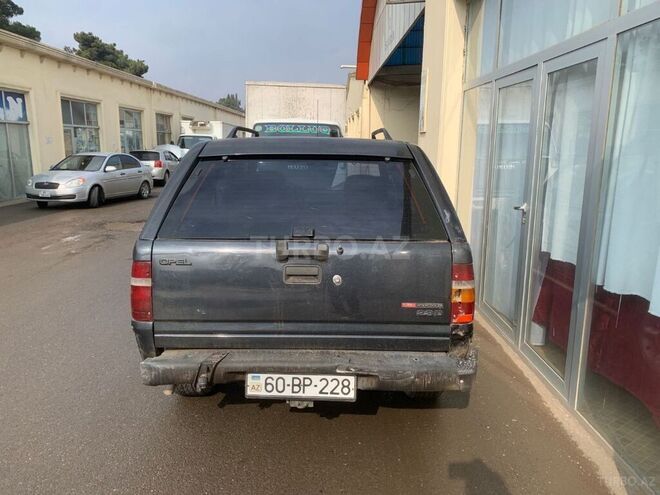 Opel Frontera 1995, 385,000 km - 2.5 l - Tovuz