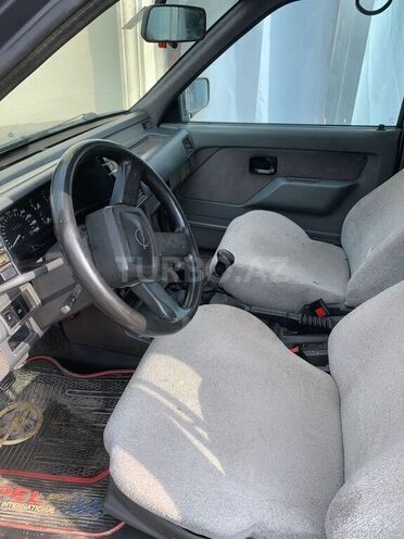 Opel Frontera 1995, 385,000 km - 2.5 l - Tovuz