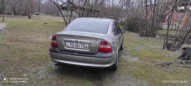Opel Vectra 1996, 420,000 km - 1.6 l - Zaqatala