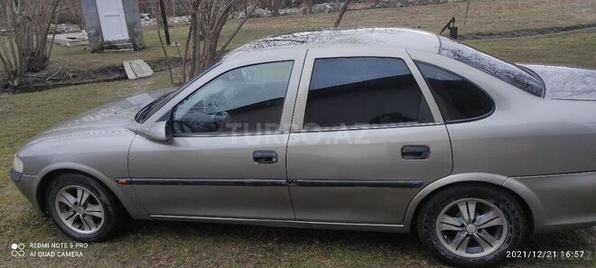 Opel Vectra 1996, 420,000 km - 1.6 l - Zaqatala