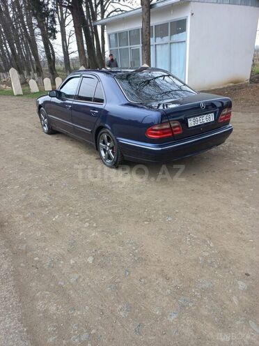 Mercedes E 220 2000, 340,000 km - 2.2 l - Astara